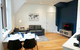 Modern Spacious Apartment In City Centre